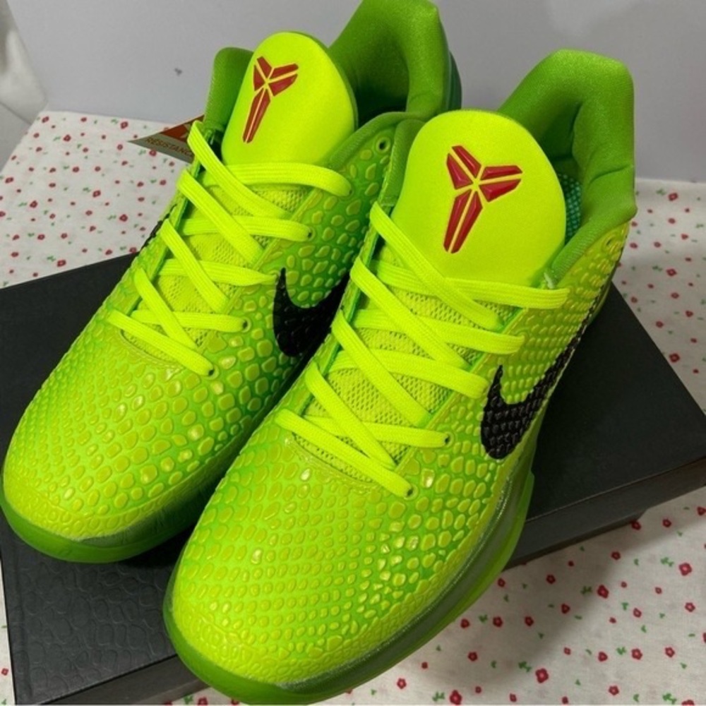 Nike men Green Basketball Shoes